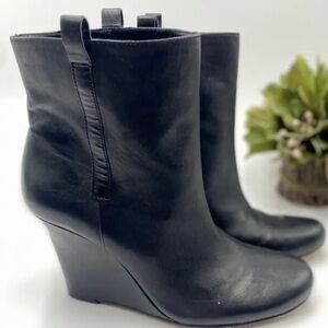 Womens Vince Camuto Gemina Black Leather Zip Wedge Ankle Boots Sz 7.5